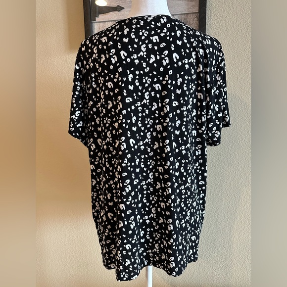 Nine West Women’s Soft Spun Black & White Leopard Blouse - Size XXL - Picture 3 of 9
